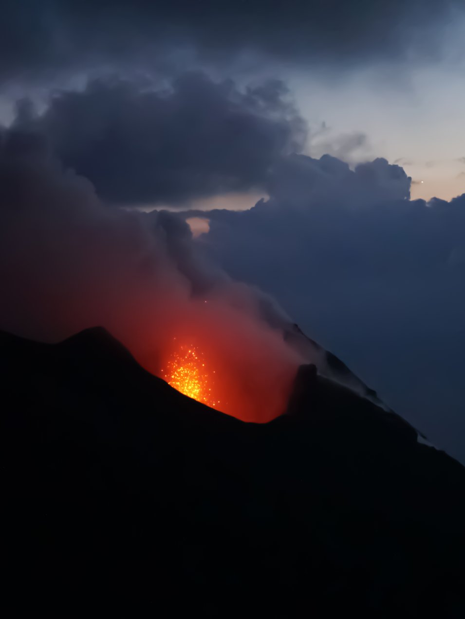 Photo by [Erwan Hesry](https://unsplash.com/photos/h-ACUrBngrw)