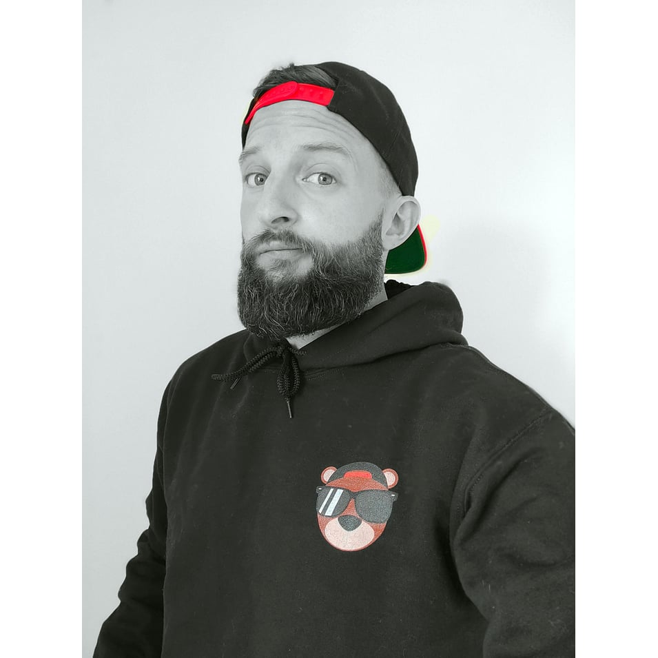 Jhey Tompkins
